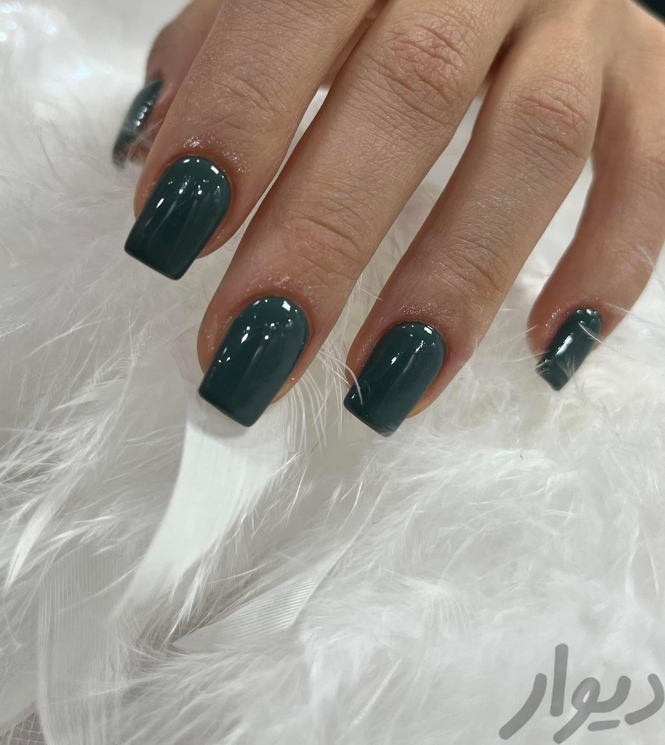 وردست ناخن و استخدام مژه کار حرفه ای