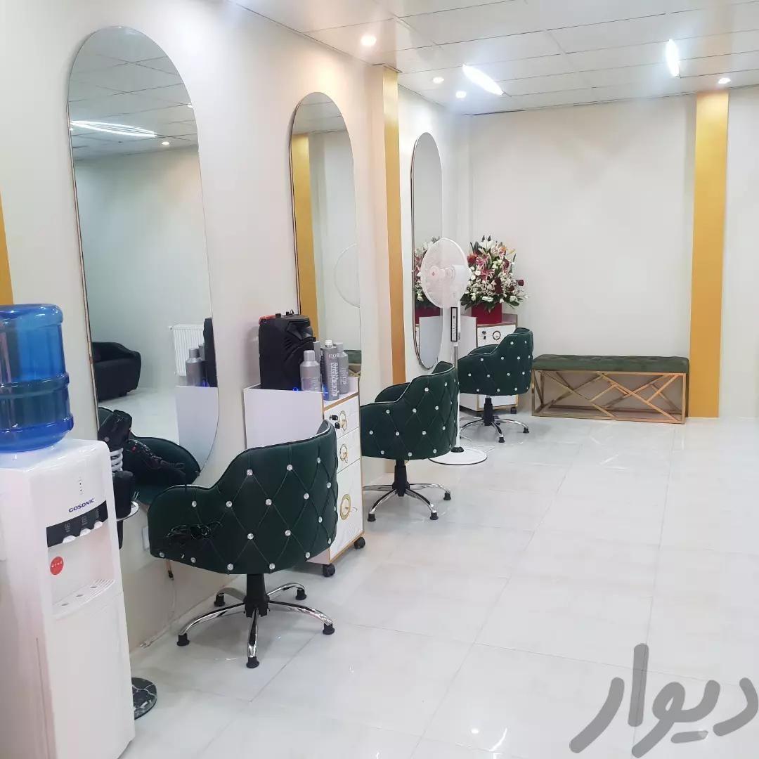 ناخن کار مژه کار رنگ ومش کار کراتین پدیکوریست