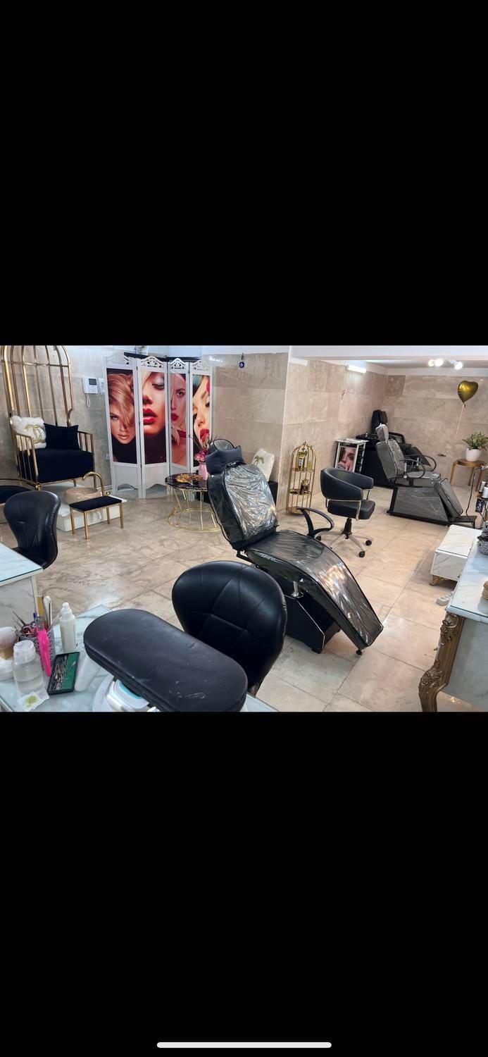شینیون کار،رنگ کار،میکاب کار،دستیار ساده