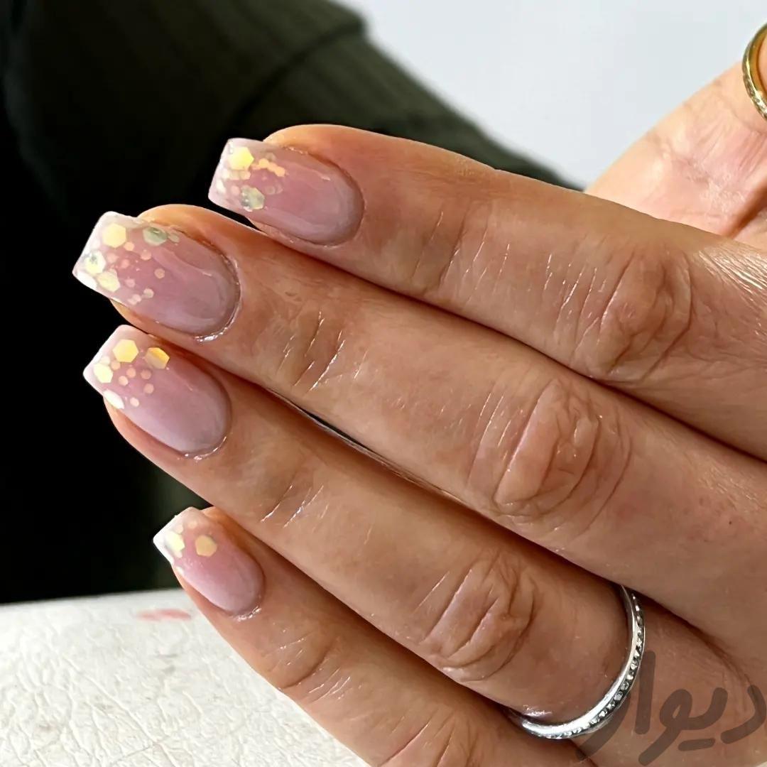 ناخنکارومژه کاروکراتینکار