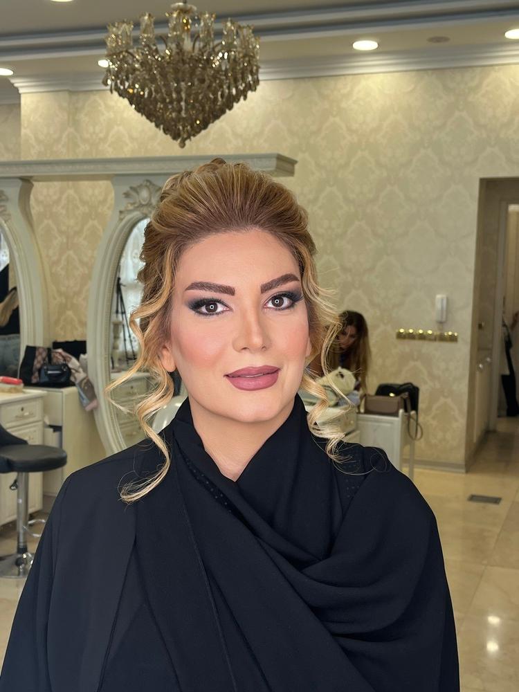 میکاپ کار