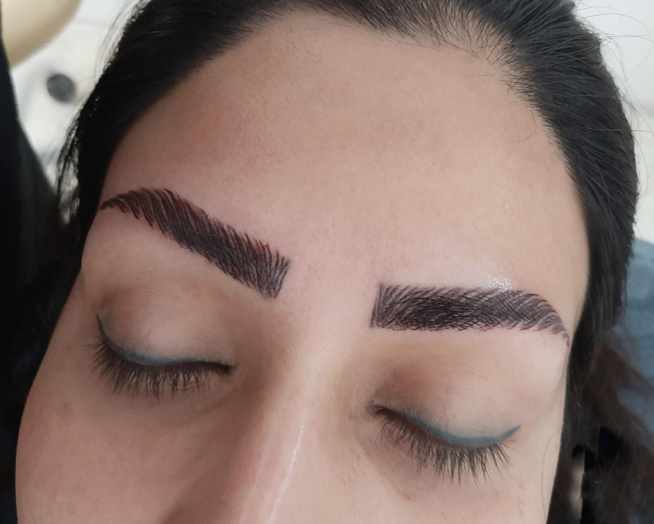 میکرو ابرو و اکستنشن مژه باسابقه بالا
